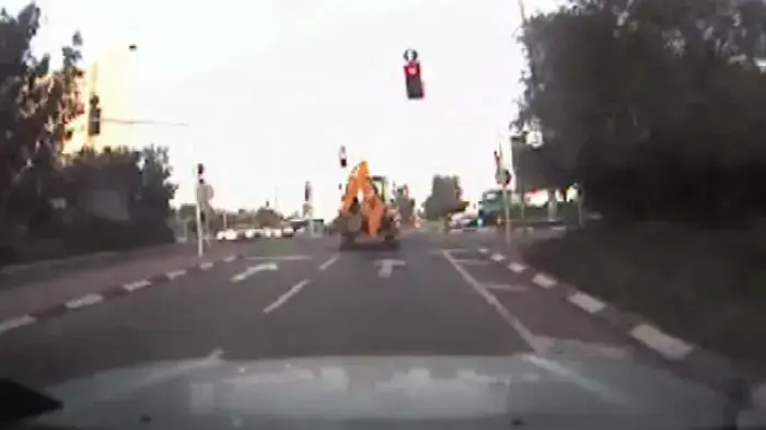 פוטו רצח, חציית צמתים באור אדום