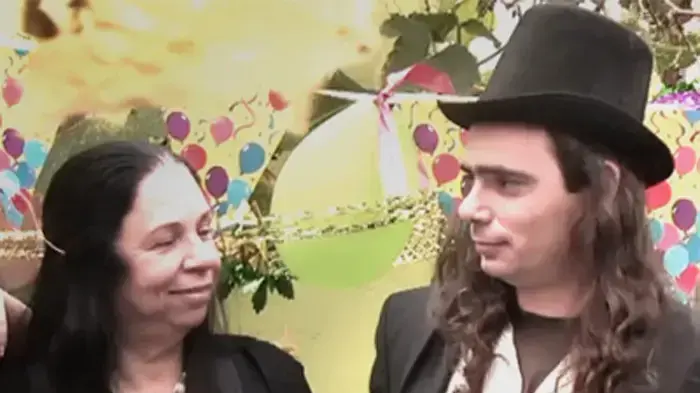 קליפ של חבורת אטומיק