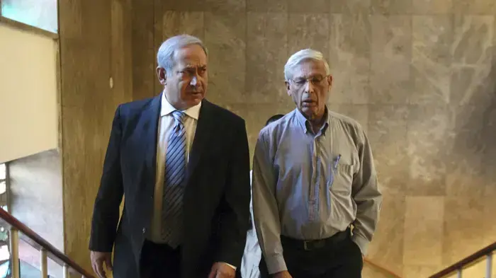 בני בגין ובנימין נתניהו בדרך לישיבת ממשלה