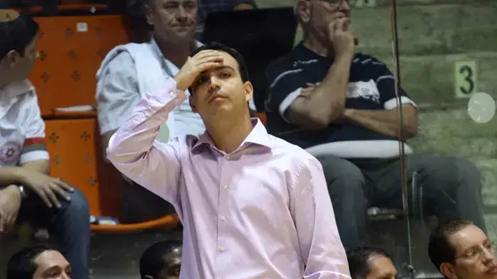 מאמן מכבי חיפה אלעד חסין