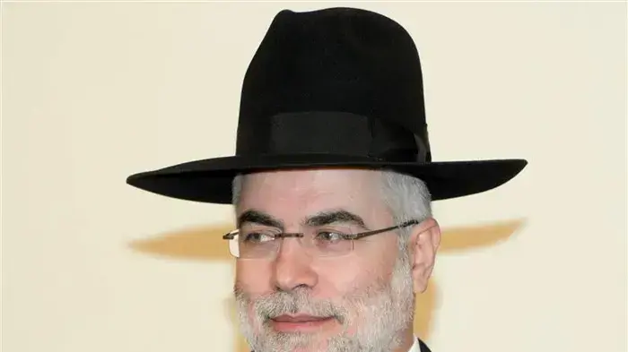 שלמה בניזרי בחופשה מהכלא לרגל חתונת בנו, נובמבר 2010 שלמה בניזרי בחופשה מהכלא לרגל חתונת בנו, נובמבר 2010