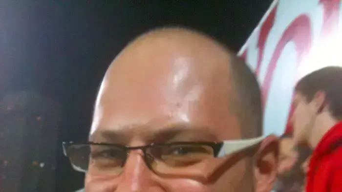 באבע אוהד הפועל תל אביב