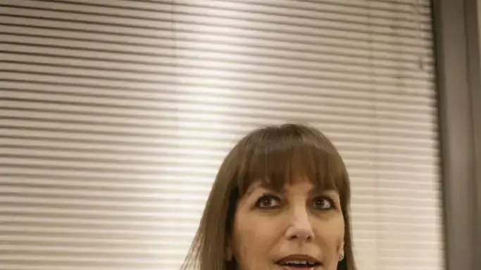 לימור לבנת בפגישה עם ראשי ארגוני האמנים ומנהלי התאטראות בעקבות סוגיית היכל התרבות באריאל, נובמבר 2010