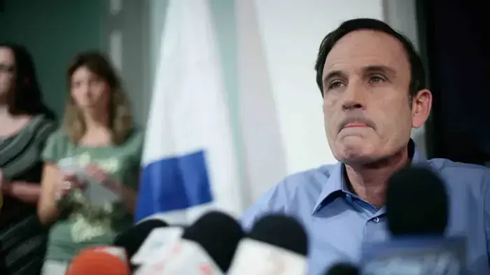 עמוס שפירא מנכ"ל סלקום במסיבת עיתונאים בעקבות תקלה בסלקום, דצמבר 2010
