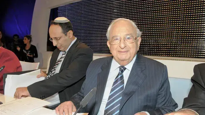 יצחק נבון בחידון התנ"ך למבוגרים, דצמבר 2010 יצחק נבון בחידון התנ"ך למבוגרים, דצמבר 2010