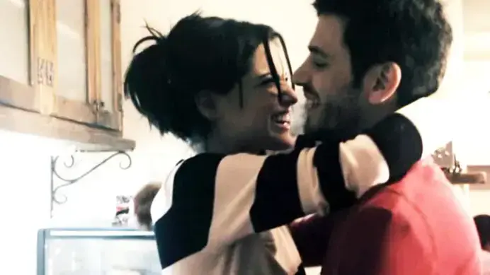 אלירז שדה עם סיון קליין בקליפ "יופייך" של אדיר גץ, דצמבר 2010