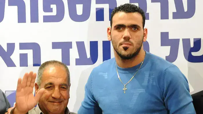 יוסוף עבדלגאני מתאגרף יחד עם מאמנו מחמוד תרשיהאני