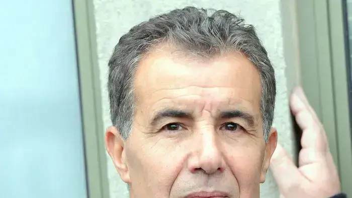 ויקי פרץ בהלוויה של אבי כהן