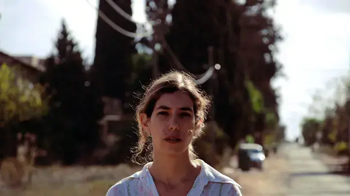 שירלי קונס