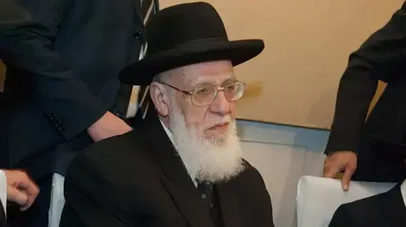 הרב שלום כהן בחגיגית בר המצווה של בנו של אלי ישי, ינואר 2011