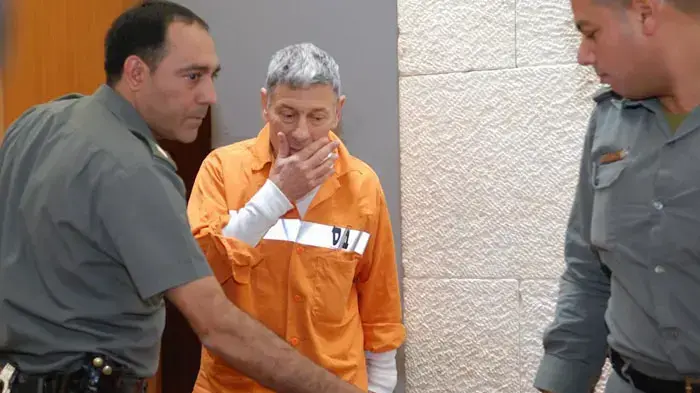 חנן גולדבלט בקבלת פסק הדין בבית המשפט, פברואר 2011