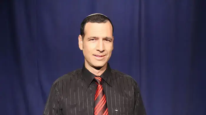 אמוץ שפירא