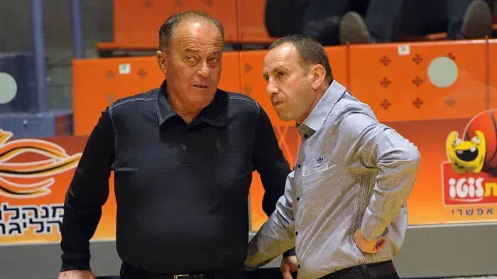 חבר הנהלת הפועל ירושלים, דני קליין, עם איש העסקים רענן כץ