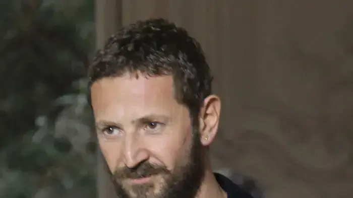 סטפנו פילאטי בתצוגת חורף 2011 של איב סן לורן
