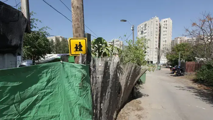 בן 3 נפגע קשה מאוד מרכב הסעות ליד פעוטון בתא, מרץ 2011