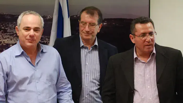 שר האוצר, יובל שטייניץ, נועד עם נציגי העובדים הסוציאליים, מרץ 2011