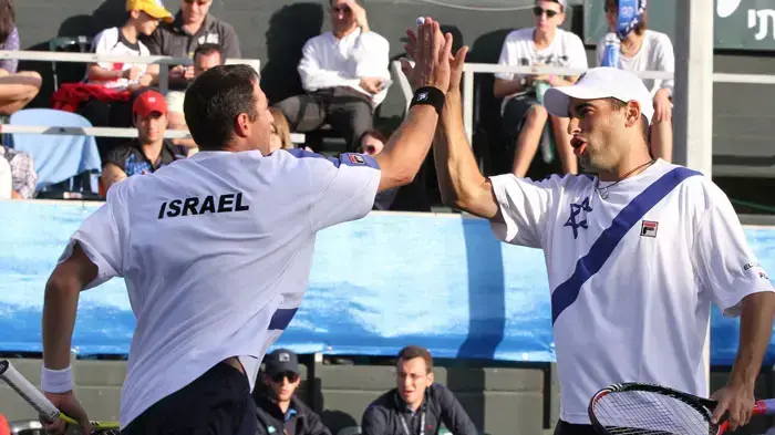 שחקני נבחרת הדייויס אנדי רם עם יוני ארליך