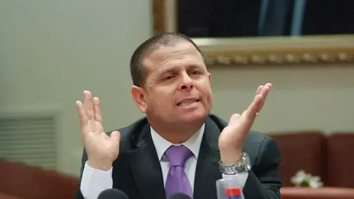 ח"כ איתן כבל במהלך ישיבת סיעת העבודה, מרץ 2011
