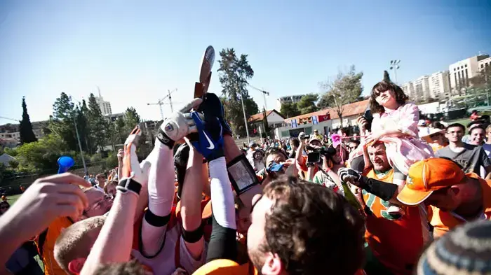 קבוצת הפוטבול מורדי יהודה חוגגת זכייה באליפות המדינה