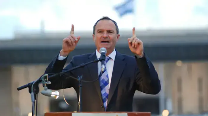 ח"כ זאב ביילסקי במהלך הפגנה של פעילי אור ירוק, חניכי הצופים ושחר גרינשפן ומשפחתה, לשינוי החקיקה ולהחמרת הענישה על נהגים שעלו על הכביש תחת השפעת אלכוהול, מרץ 2011