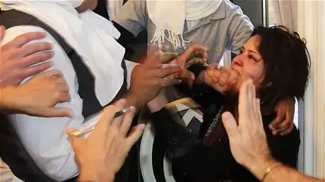 המהפכה בלוב דרך סיפורה של אישה שנאנסה והוחזקה ע"י אנשי קדאפי