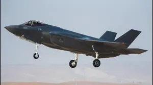 צמד מטוסי אדיר נווחתים לראשונה בארץ בבסיס נבטים, 14 בספטמבר 2017