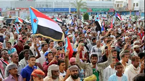 תומכי הבדלנים בדרום תימן מפגינים נגד הממשלה בעדן ומניפים את דגל דרום תימן 28 בינואר 2018