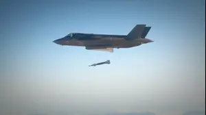 ND נציגים בכירים של חיל האוויר קיימו פגישות עם נציגי הצבא האמריקני על הסבת מטוס ה-F-35 למפציץ שמסוגל לשאת 9 טון של חימושים שונים