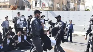 הפגנת חרדים כנגד מעצר עריקים בבני ברק 6 באוגוסט 2018