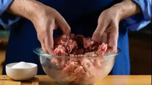 בשר טחון בקערה