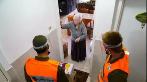 חלוקת סלי מזון למשפחות ע"י חיילי צה"ל, פסח תש"פ, 8 באפריל 2020