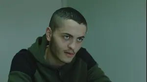 עלומים, אופק פסח