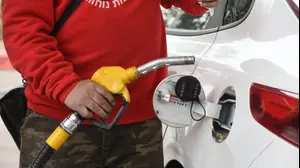 תדלוק מונית מכונית מחיר דלק תדלוק רכב פיית תדלוק העלאת מחיר דלק מחירי דלק