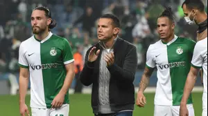 ברק בכר מאמן מכבי חיפה עם צ'ארון שרי, עופרי ארד