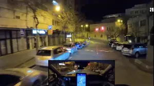 הרכב של מובילאיי מציג מיומנויות נהיגה דומות לאלה של נהג אמיתי