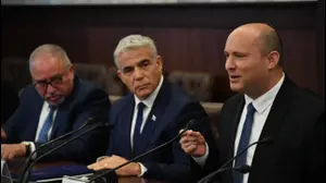 ראש הממשלה נפתלי בנט, שר החוץ יאיר לפיד, שר האוצר אביגדור ליברמן,ישיבת ממשלה,12 ביוני 2022