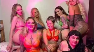 שחקניות פורנו בטרוולודג'