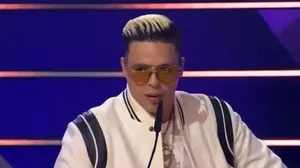 סטטיק הזמר במסכה