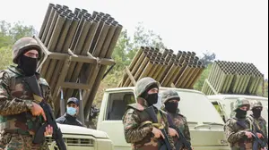 לוחמי חיזבאללה משתתפים בתרגיל צבאי במהלך סיור תקשורתי המאורגן לרגל יום ההתנגדות והשחרור, לבנון 21 במאי 2023.