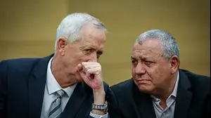 גדי איזנקוט, בני גנץ