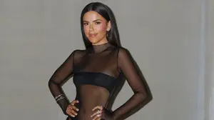 הסטייליסטית אור לוזון בשמלה של המעצבת אוריה עזרן