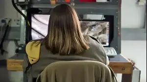 חיילת תצפיתנית