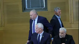 אביגדור ליברמן, יאיר גולן, בני גנץ,יאיר לפיד, הצהרת ראשי האופוזיציה הציונית לאחר פיטורי יואב גלנט, 6 בנובמבר 2024