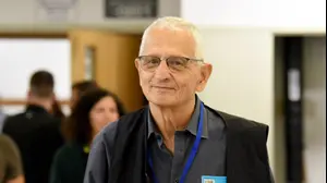 נחום ברנע