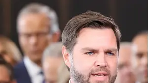 ג׳יי די ואנס סגן נשיא ארה״ב בהשבעת טראמפ כנשיא ה-47 של ארה"ב, בקפיטול  , 20 בינואר 2025