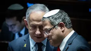 רה"מ בנימין נתניהו עם איתמר בן גביר השר לבט"פ לאחר אישור חזרת שרי עוצמה יהודית לממשלה, 19 במרץ 2025