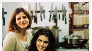 מתוך "אורנה ואלה" של תומר הימן