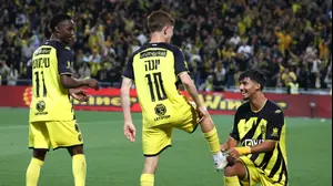 עדי יונה, קשר בית"ר ירושלים חוגג עם ירין לוי