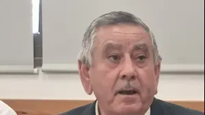 ראש עיריית טלאל אל-קרינאווי בפגישה עם ועד ראשי הרשויות הבדואיות, עיריית רהט, 8 במאי 2025