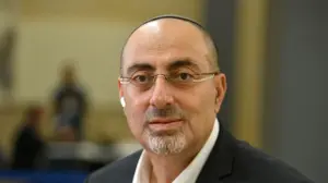 ניסים ואטורי